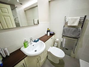 En suite- click for photo gallery